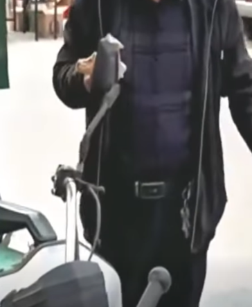 T3010013 Crushed and Left part2