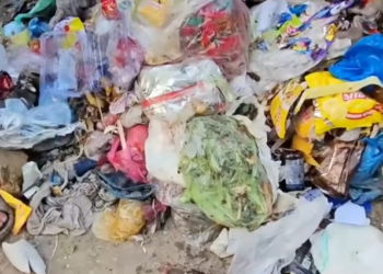 T1201044 Each small movement carried unbearable pain.